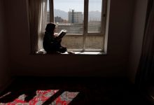 Evde Kalmış Hanımlar - Necip YILDIRIM - Serazat.com - Serâzât